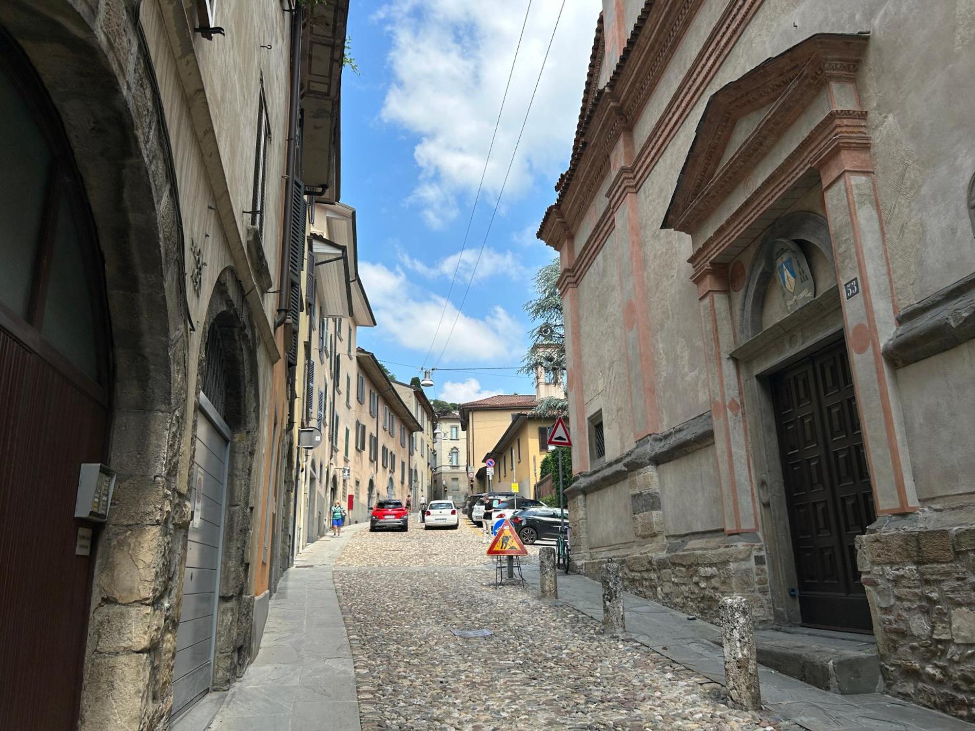 Alessandro 82 - Immobili E Soluzioni Rent Bergamo Ngoại thất bức ảnh